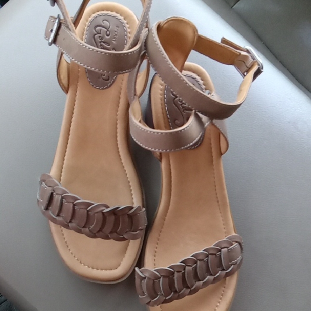Sperry Vivian Mora Tan Leather Sandals Size 5.5M.      FF257